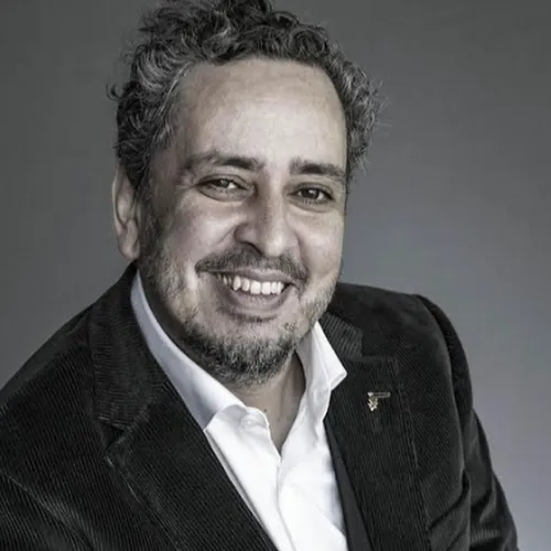 Aldo Sterone | Finance • Carrière • Expatriation