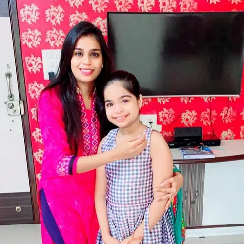 Riddhi Chauhan vlogs