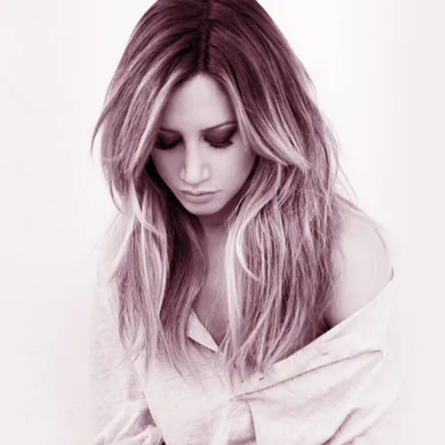 Ashley Tisdale ES