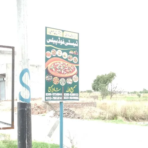 Tasty food pales Shope