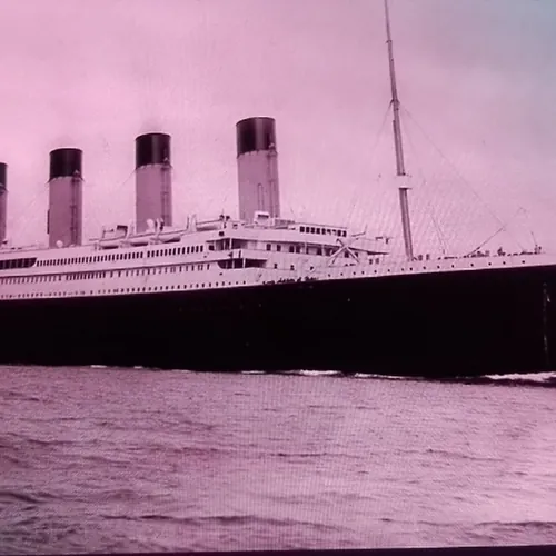 Kamiil gaming on titanic