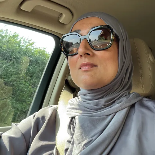Saira Hayati  - making money make sense 