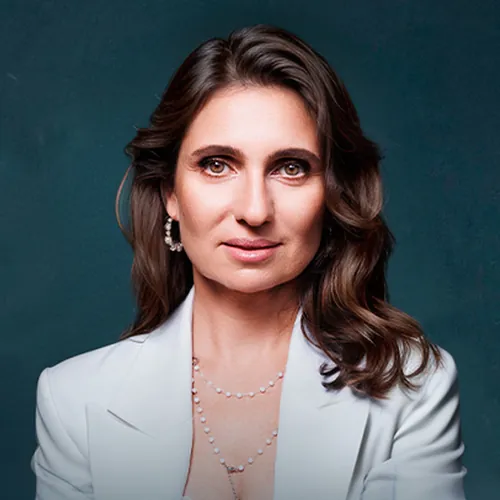 Анна Комлова