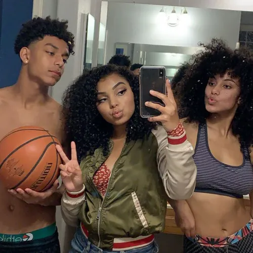 TheJonesSiblings