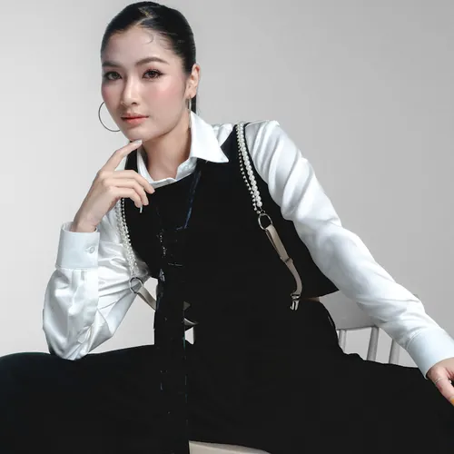 นัท ภคนัท OFFICIAL