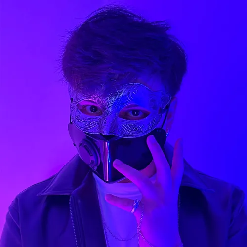 Mặt Nạ Huyền Bí