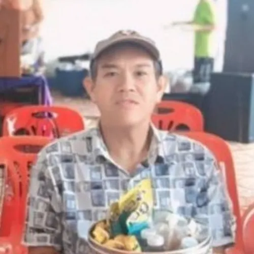 น้าหนุ่ยคุ้ยขยะ by Unclenui