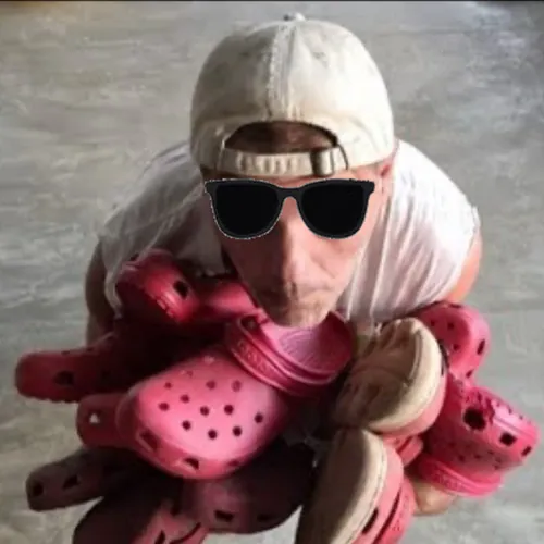 @Con 2️⃣ Crocs